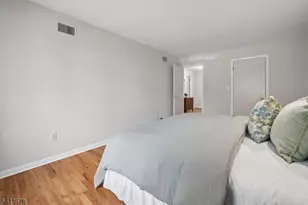 131 Lawrence Dr, Millburn, NJ 07078 - Photo 29