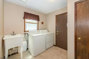 5 Brook Ct, Parsippany, NJ 07054 - Photo 23