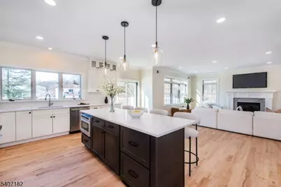 19 West Dr, Fairfield, NJ 07004 - Photo 3