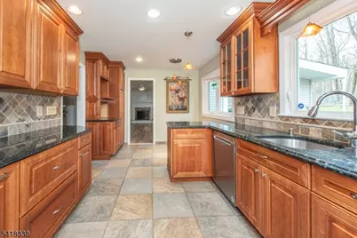 10 Celtic Way, Parsippany, NJ 07054 - Photo 9