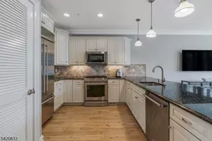 8 Schmidt Cir, Watchung, NJ 07069 - Photo 5