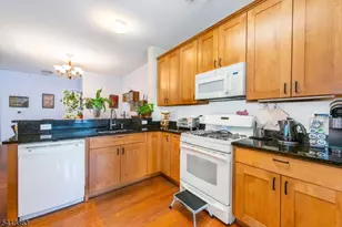 9 Cliff Rd, Woodland Park, NJ 07424 - Photo 13