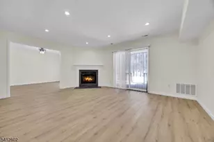 113 Heather Ct, Edison, NJ 08820 - Photo 5