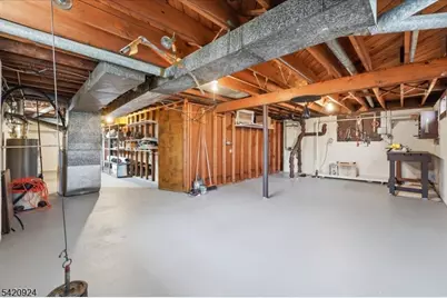 100 Hayes Ave, Clark Township, NJ 07066 - Photo 23