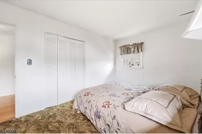 100 Hayes Ave, Clark Township, NJ 07066 - Photo 19