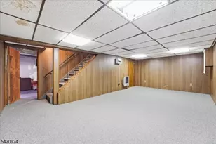 100 Hayes Ave, Clark Township, NJ 07066 - Photo 21