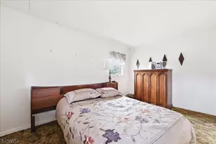 100 Hayes Ave, Clark Township, NJ 07066 - Photo 17