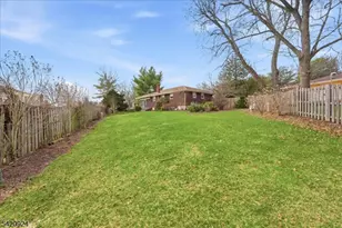 100 Hayes Ave, Clark Township, NJ 07066 - Photo 25