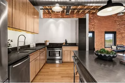 61 New Jersey Railroad Ave #13, Newark, NJ 07105 - Photo 13