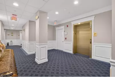 9210 Ravenscroft Rd, Clifton, NJ 07013 - Photo 3