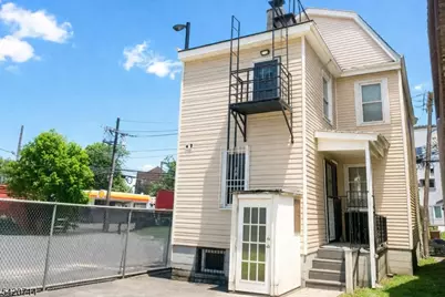 19 Stuyvesant Ave, Newark, NJ 07106 - Photo 9