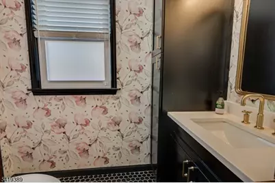 302 Mountainview Ter, Dunellen, NJ 08812 - Photo 21