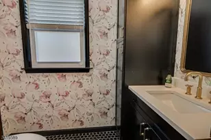 302 Mountain View Terrace, Dunellen, NJ 08812 - Photo 21