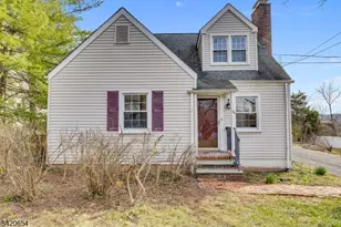 24 Riverwood Ave, Bedminster Township, NJ 07921 - Photo 3