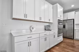 36 Ventura Dr, East Hanover Township, NJ 07936 - Photo 7