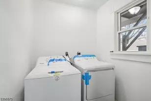 621 Roosevelt Ave, Carteret, NJ 07008 - Photo 17