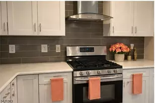 54 Holly Ct, Edison, NJ 08820 - Photo 15