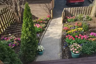 54 Holly Ct, Edison, NJ 08820 - Photo 3