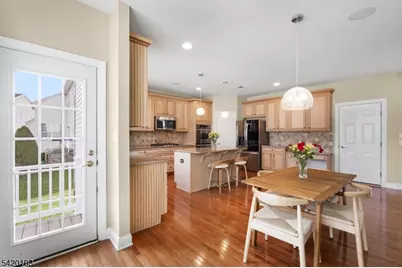 24 Crestview Dr, Clinton Township, NJ 08809 - Photo 5