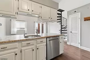 1 Onuma Ct, Vernon, NJ 07462 - Photo 3