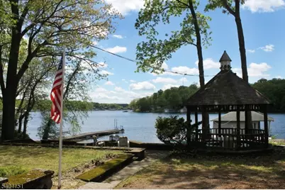 221 S New Jersey Ave, Jefferson Township, NJ 07849 - Photo 9