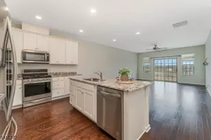 39 Redmon Rd, Raritan Township, NJ 08822 - Photo 17