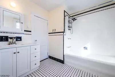 39 Baldwin Pl #2, Bloomfield, NJ 07003 - Photo 11