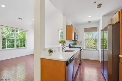 203 Stone Creek Ct, Hanover Township, NJ 07981 - Photo 7