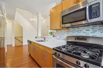 203 Stone Creek Ct, Hanover Township, NJ 07981 - Photo 9