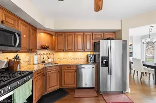 28 Trafalgar Ct, Washington Township, NJ 07840 - Photo 13