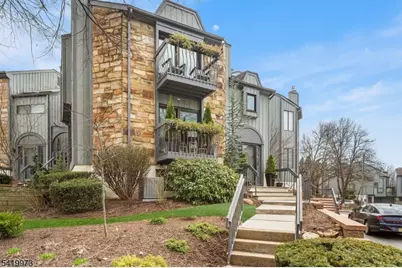 28 Trafalgar Ct, Washington Township, NJ 07840 - Photo 3