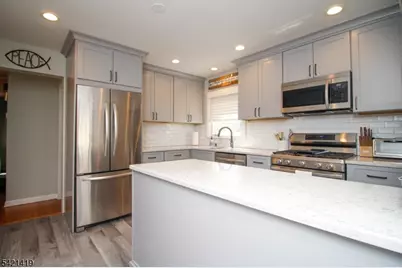 22 Oakland Ave, Rockaway Township, NJ 07866 - Photo 9