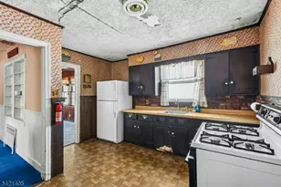 574 Sherman Ave, Roselle, NJ 07203 - Photo 9