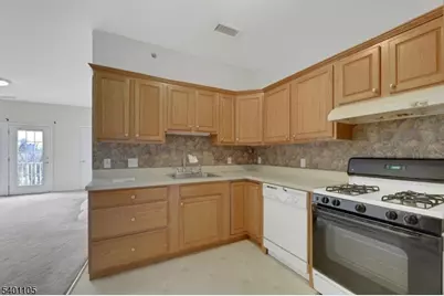 520 Victor St #42, Saddle Brook Township, NJ 07663 - Photo 9