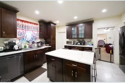 18 Llewellyn Ave, West Orange Township, NJ 07052 - Photo 9