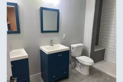 338 Lincoln Ave, Elmwood Park, NJ 07407 - Photo 9