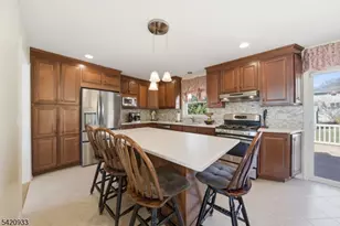 28 Lord Stirling Dr, Parsippany, NJ 07054 - Photo 11