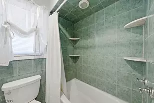 28 Lord Stirling Dr, Parsippany, NJ 07054 - Photo 17