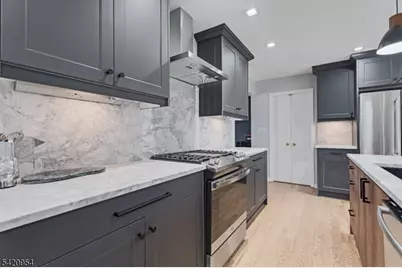 7 Village Rd, Florham Park, NJ 07932 - Photo 11