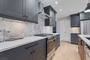 7 Village Rd, Florham Park, NJ 07932 - Photo 11