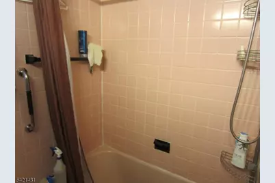 63 Norman Rd, Newark, NJ 07106 - Photo 9