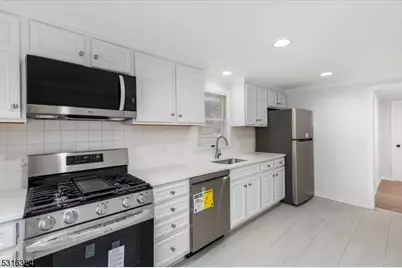 4 Coppola St, Nutley, NJ 07110 - Photo 9