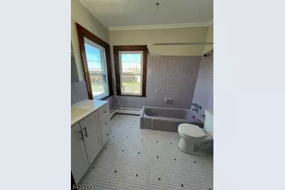 1 Laurel Pl #1, East Rutherford, NJ 07073 - Photo 5