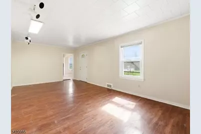 95 Sycamore Ave, Livingston, NJ 07039 - Photo 5