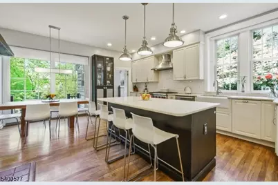 18 Chestnut Pl, Millburn, NJ 07078 - Photo 17