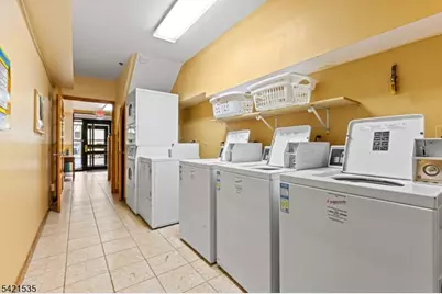 401 Bergenline Ave, Union City, NJ 07087 - Photo 23