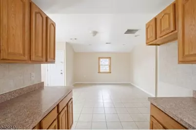 550 Norwood St, East Orange, NJ 07018 - Photo 7