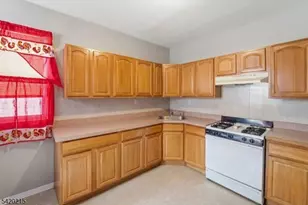 550 Norwood St, East Orange, NJ 07018 - Photo 9