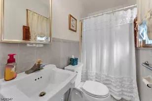 47 S Walnut Ave, Woodbridge Township, NJ 08830 - Photo 17