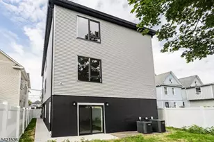 223 Monroe Ave, Plainfield, NJ 07063 - Photo 15